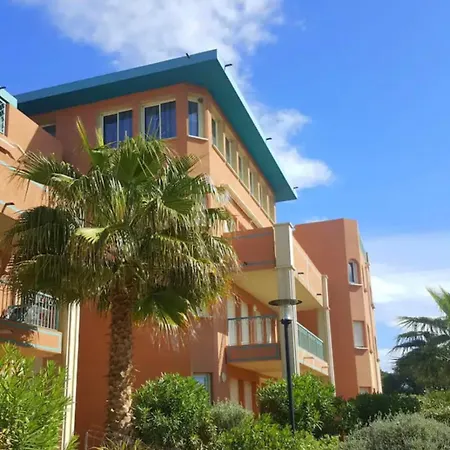 Lovely 46m With Terrace - With Pool דירה *