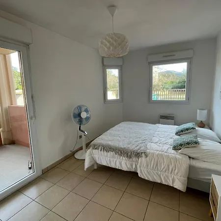 Lovely 46m With Terrace - With Pool Apartment
